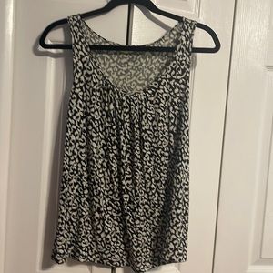 LOFT sleeveless scoop neck black and white shirt size XS